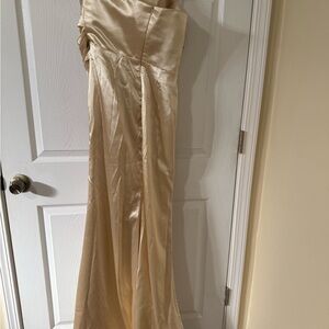 Elegant Cream Backless Dress